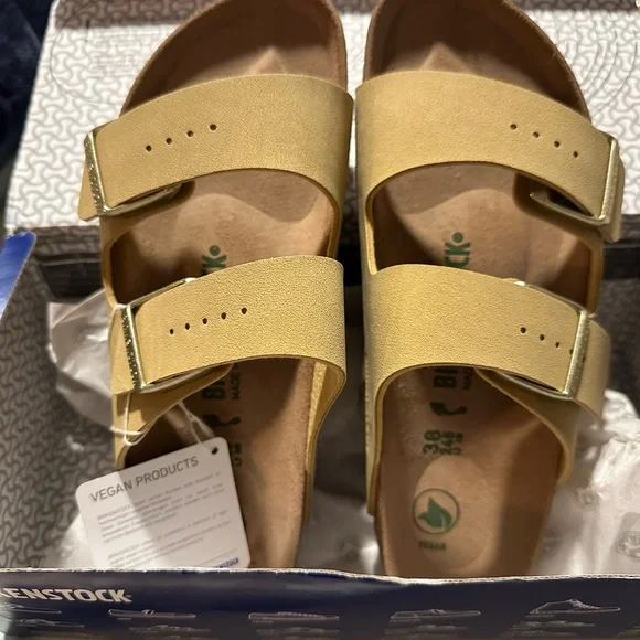 NIB: Birkenstock Latte Cream Vegan Suede Sandals Women’s Size 38! - Picture 3 of 3